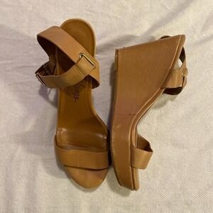 y2k Arturo Chiang tan leather wedges with‎ buckles